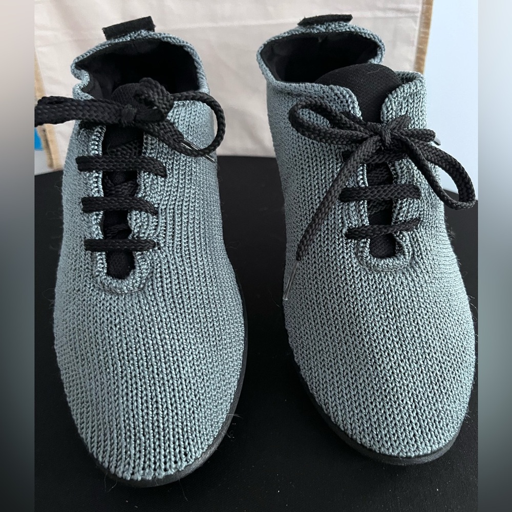 Arcopedico LS Shocks lace up Titanium sneakers